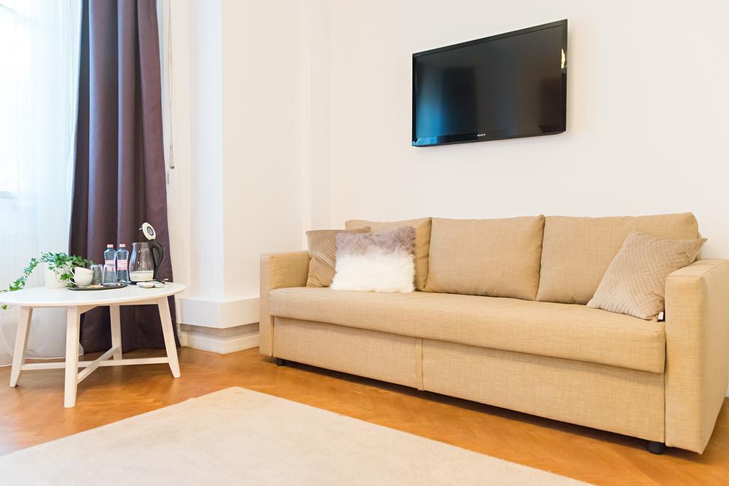Kristen House Bucharest Luaran gambar